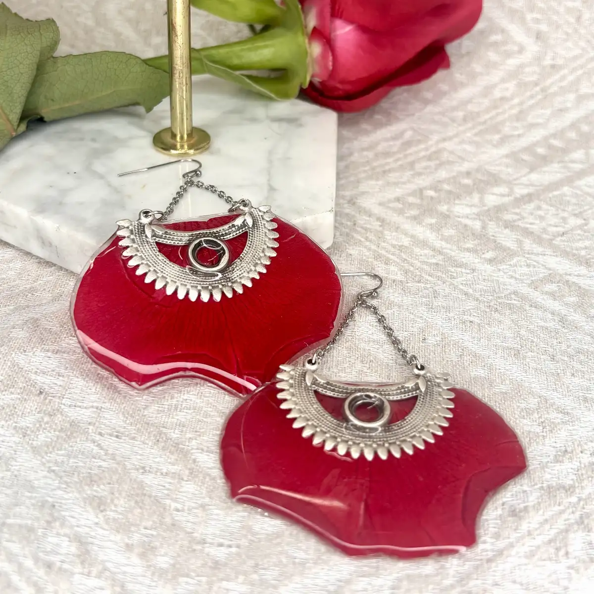 Rose rouge avec argenté