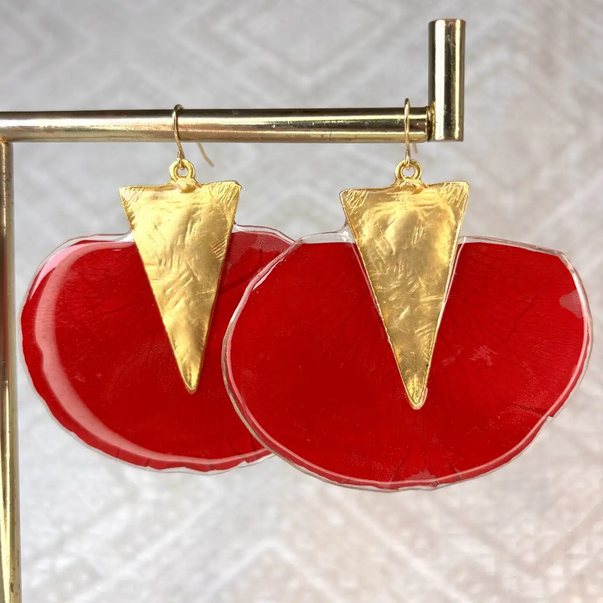 Rose rouge avec doré