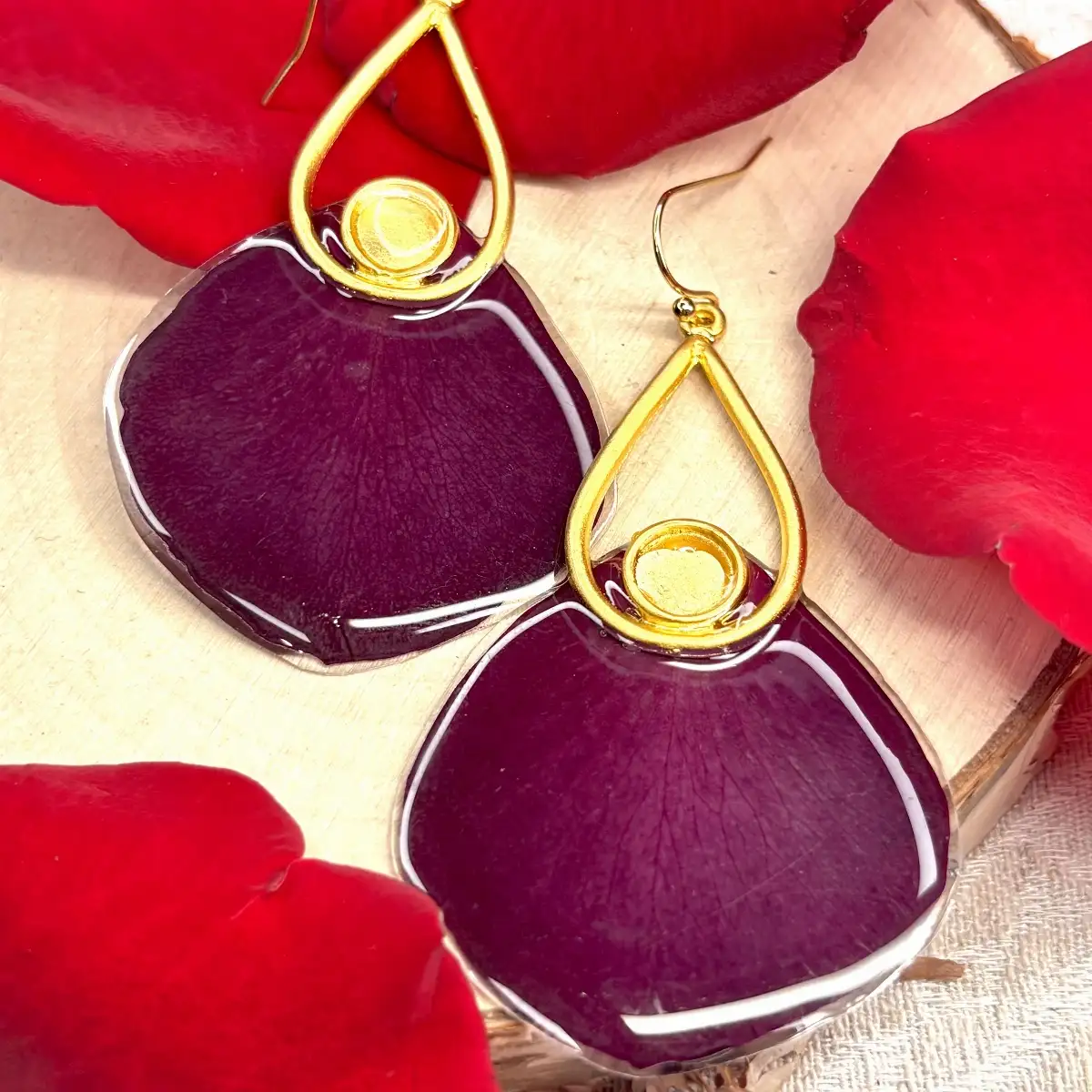 Rose bordeaux avec doré