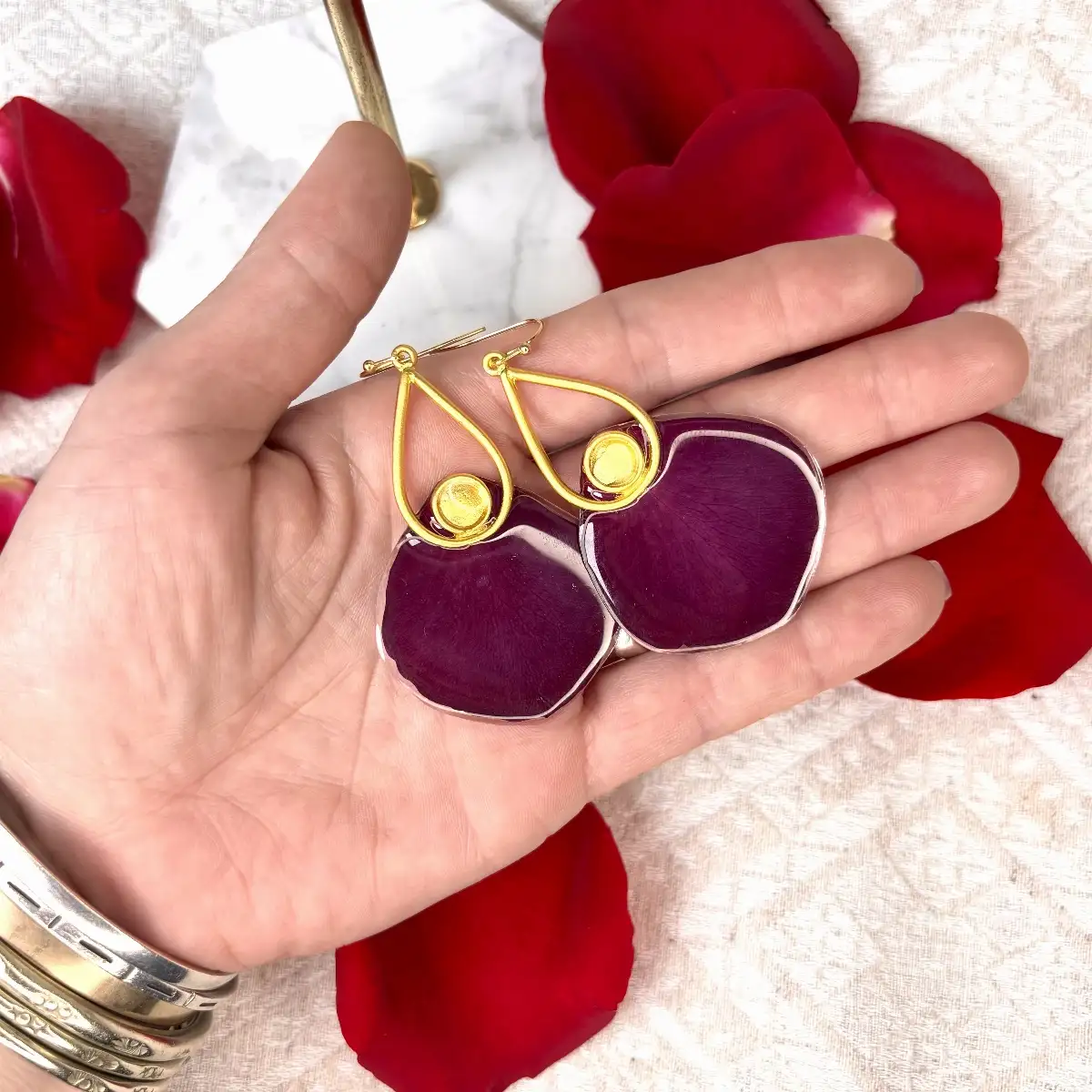 Rose bordeaux avec doré